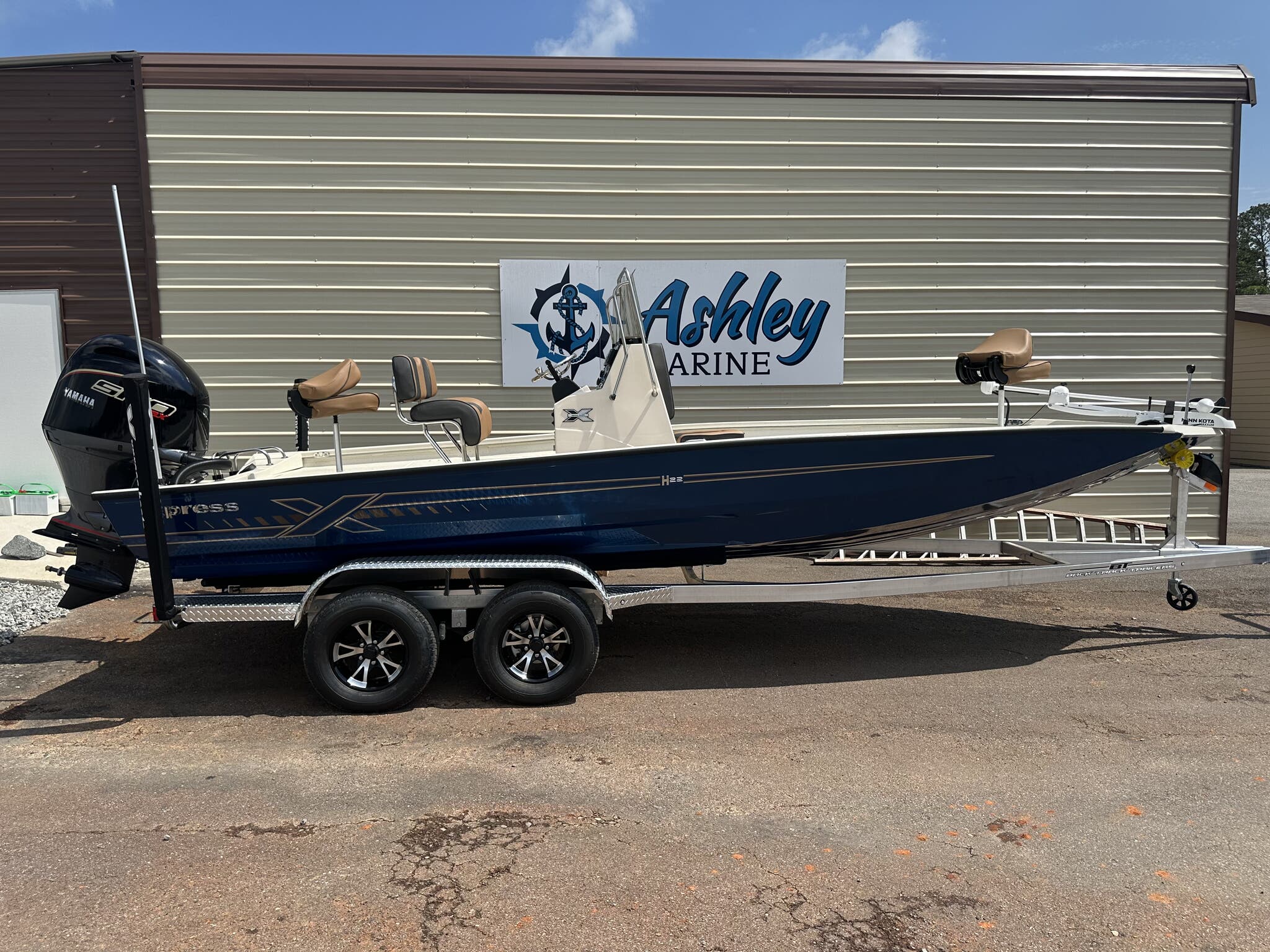 New 2027 Xpress Hyper-Lift Bay Series H22B, 31907 Columbus - Boat