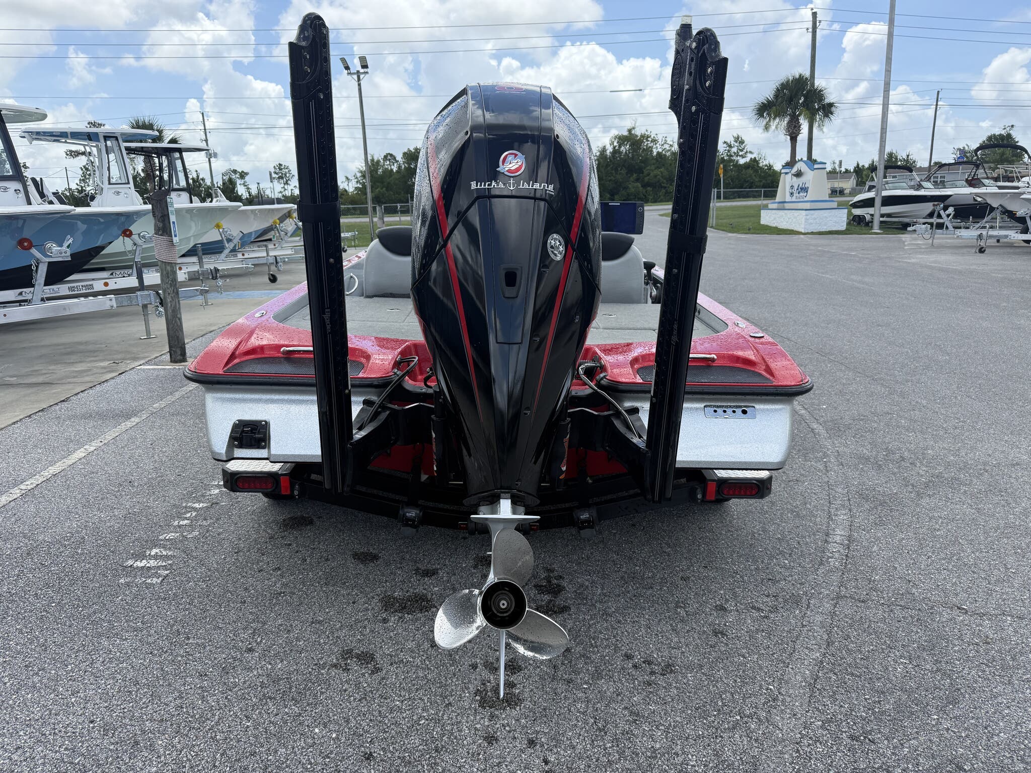 New 2027 Xpress Hyper-Lift Bay Series H22B-200HP GREY-SEADECK