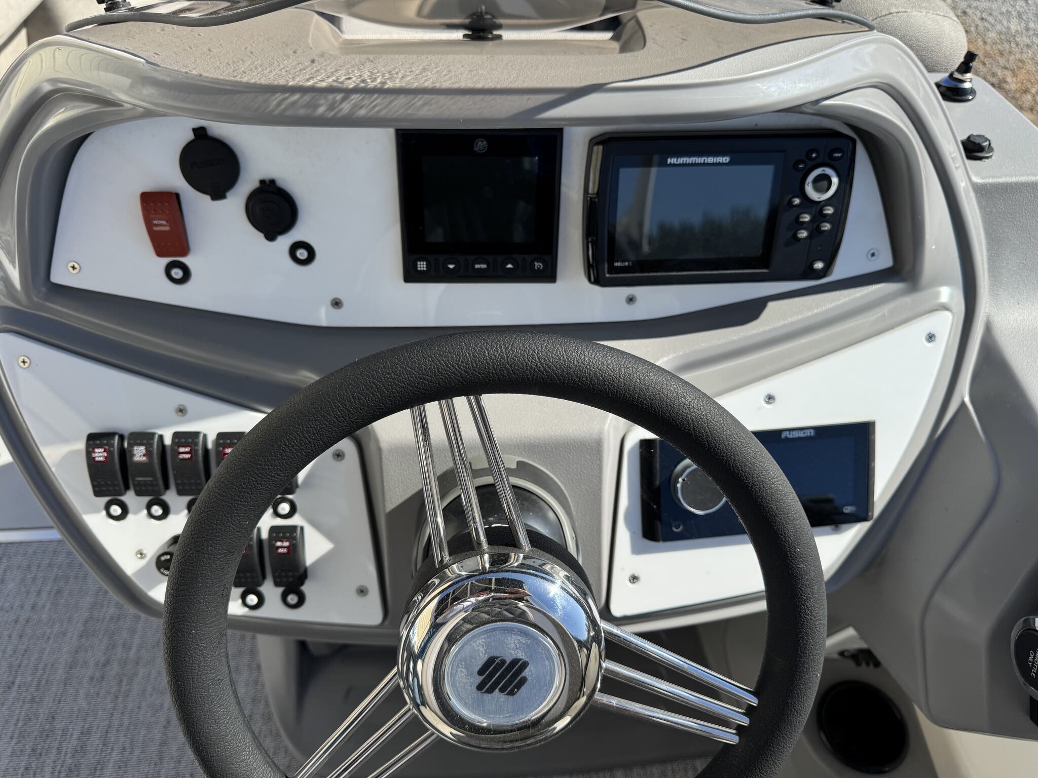 New 2027 Xpress Hyper-Lift Bay Series H22B-200HP GREY, 36578