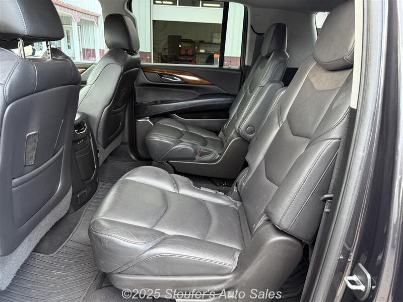 2017 Cadillac Escalade ESV Premium Luxury photo 19