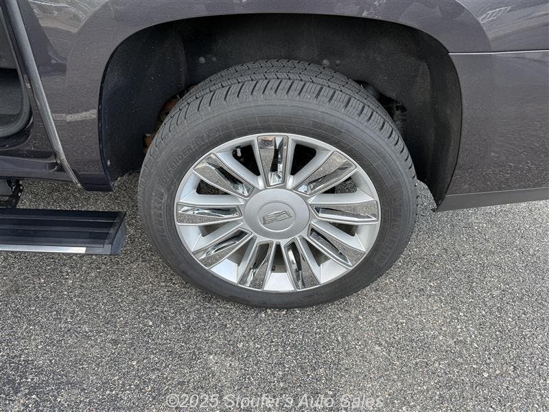 2017 Cadillac Escalade ESV Premium Luxury photo 26