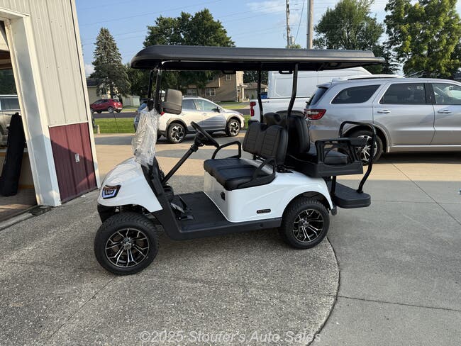 2025 Madjax ESeries 4 PASSENGER LITHIUM BATTERY