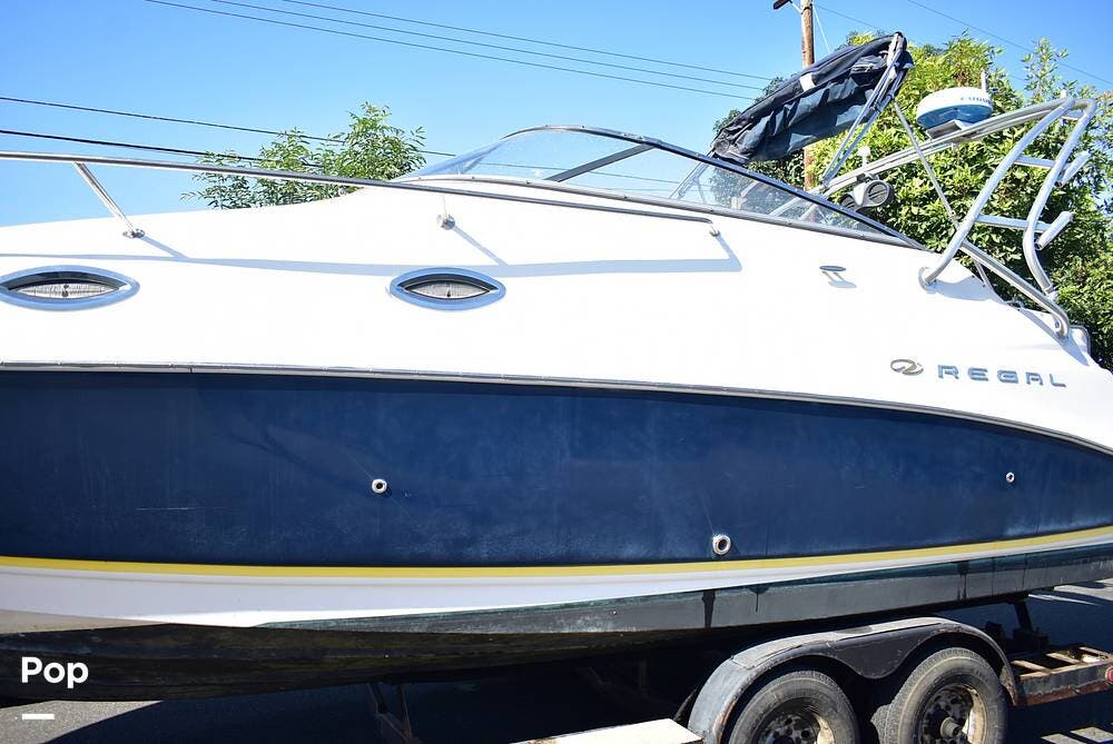 Email now about this Express Cruiser - 2005 Regal Commodore 2665! Slide #3