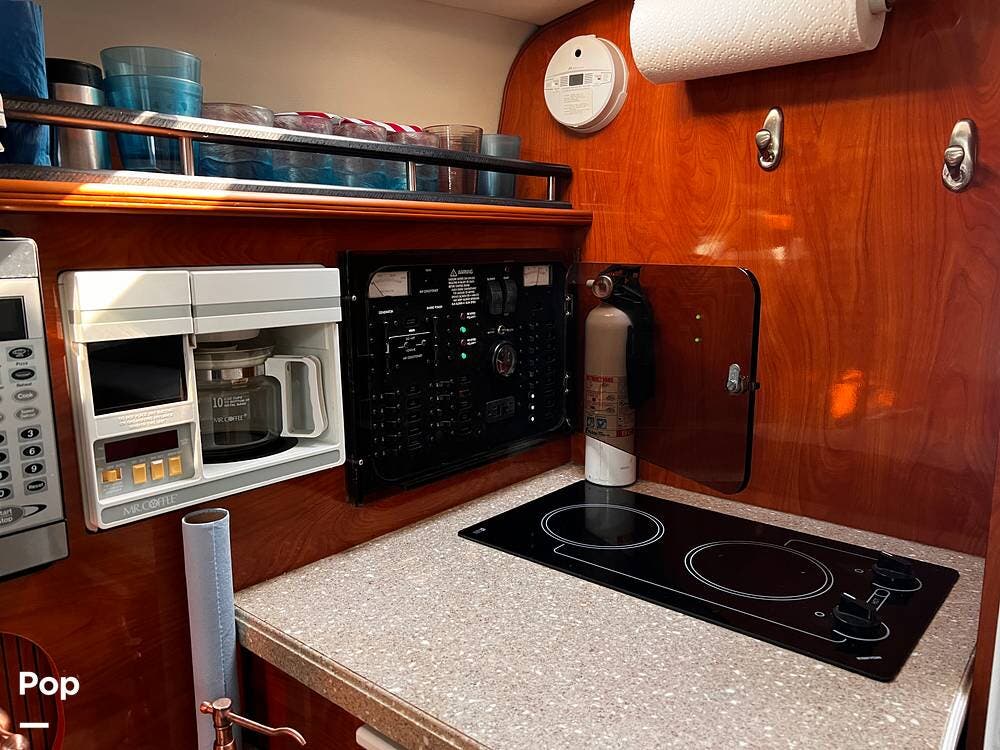 Email now about this Express Cruiser - 2005 Rinker 320 Fiesta Vee! Slide #1