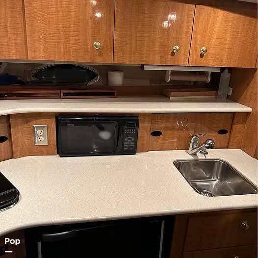 Email now about this Express Cruiser - 2003 Maxum 3300 SCR! Slide #4