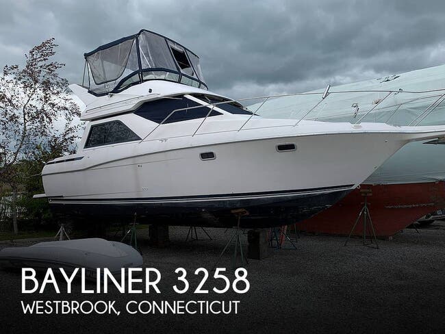 1999 Bayliner  Avanti 3258