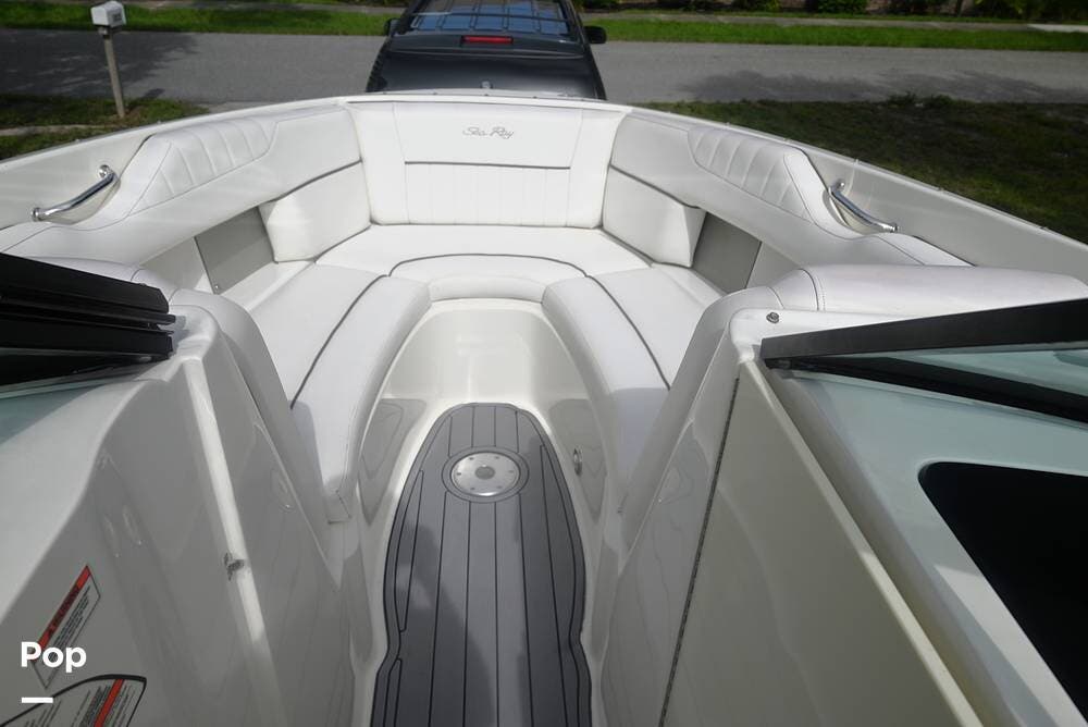 Email now about this Bowrider - 2009 Sea Ray SLX 270 50th Anniversary Edition! Slide #1