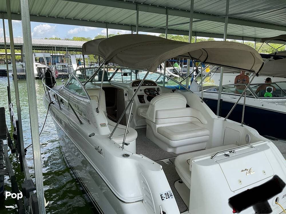 Email now about this Express Cruiser - 2000 Sea Ray Sundancer 270! Slide #1