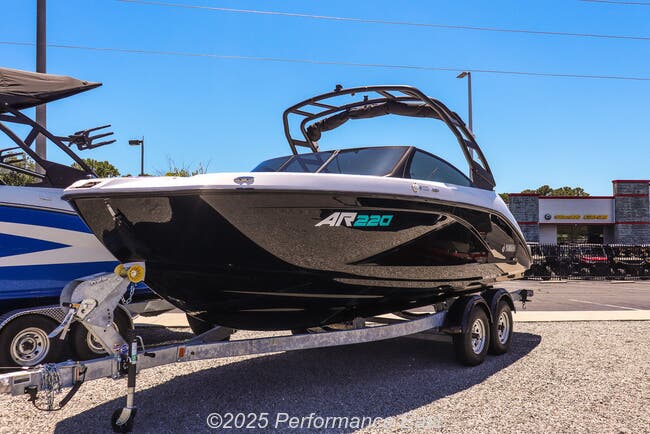 2025 Yamaha Boats  AR220