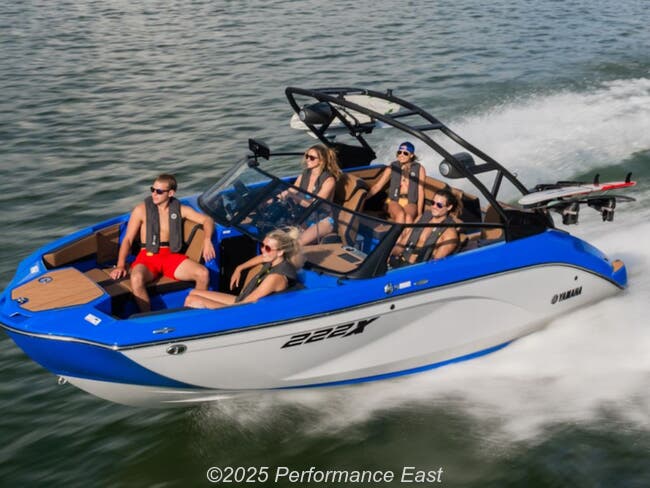 2025 Yamaha Boats  222XE