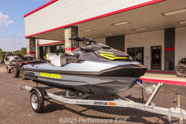 2025 Sea-Doo  RXT-X 325 Ice Metal / Manta Green