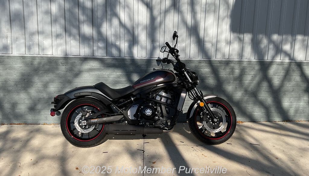 Cruiser Motorcycle For Sale - 2025 Kawasaki Vulcan® S ABS | Rev &amp; Roam