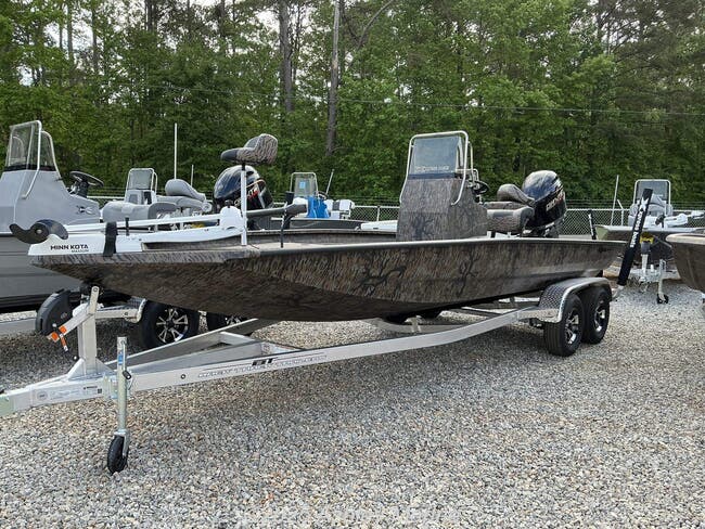 New 2025 Xpress Hyper-Lift Bay Series 210 BAY-175 HP available in Salem, Alabama