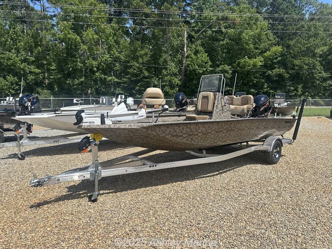 2026 Xpress Hyper-Lift Bay Series H20 BAY