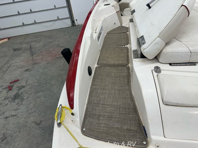 Email now about this Other Power Boats - 2006 Rinker RINKER CAPTIVA 226 Boat! Slide #4