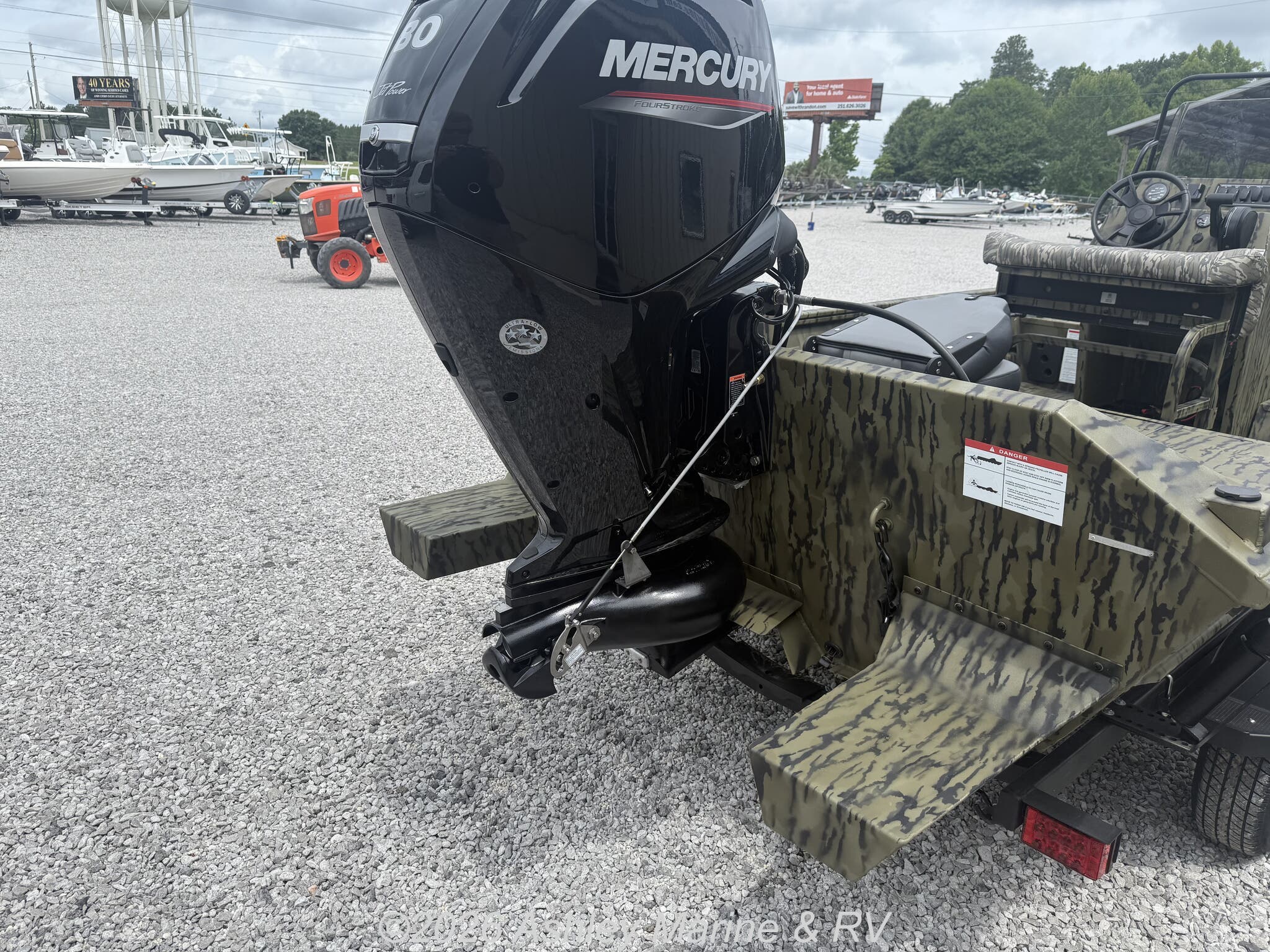 2026 Lowe Boats Roughneck Center Console 1760 Pathfinder