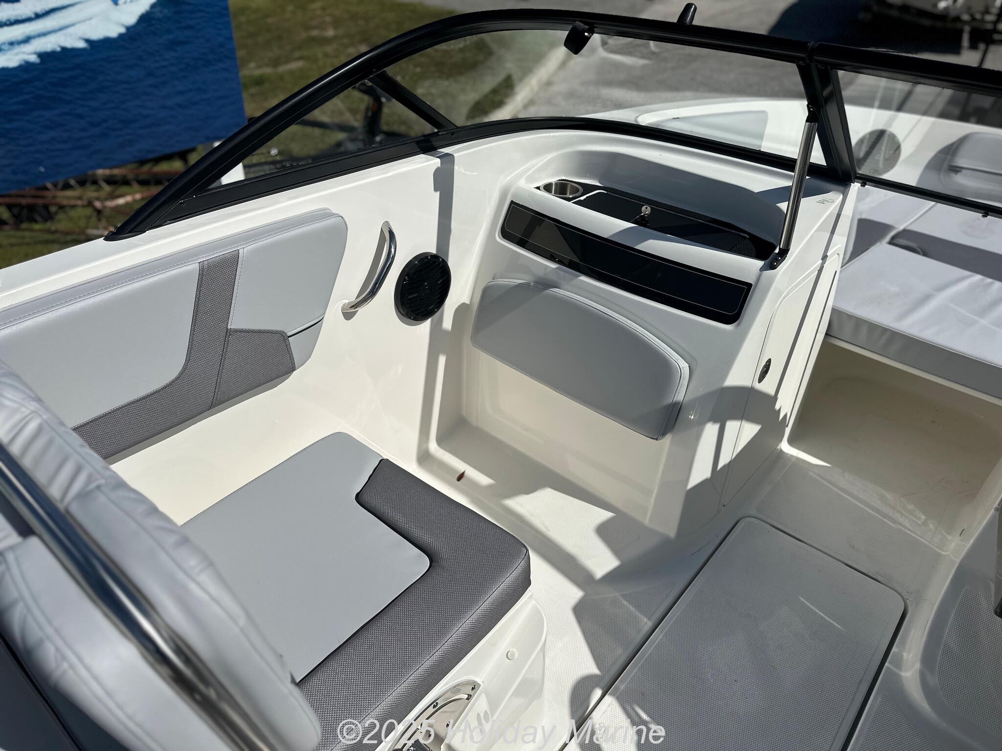 Email now about this Bowrider - 2024 Bayliner VR5 Bowrider OB! Slide #4