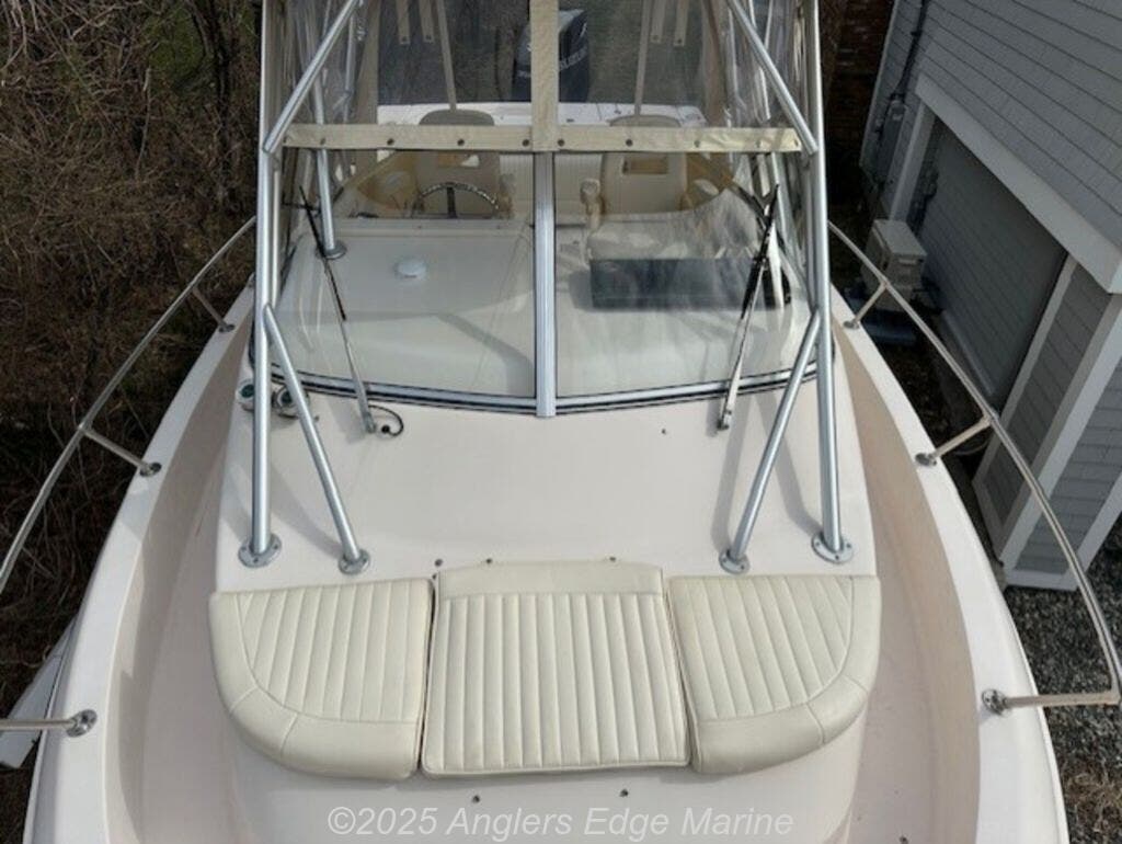 Email now about this Walkaround - 2008 Grady-White Gulfstream 232! Slide #4