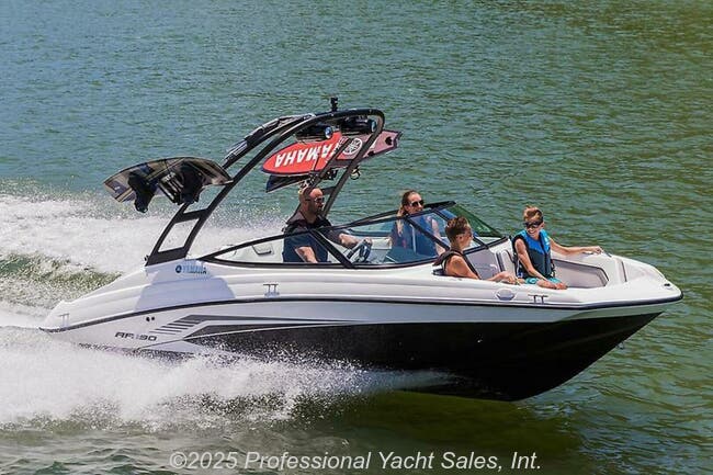 2018 Yamaha Boats  AR190