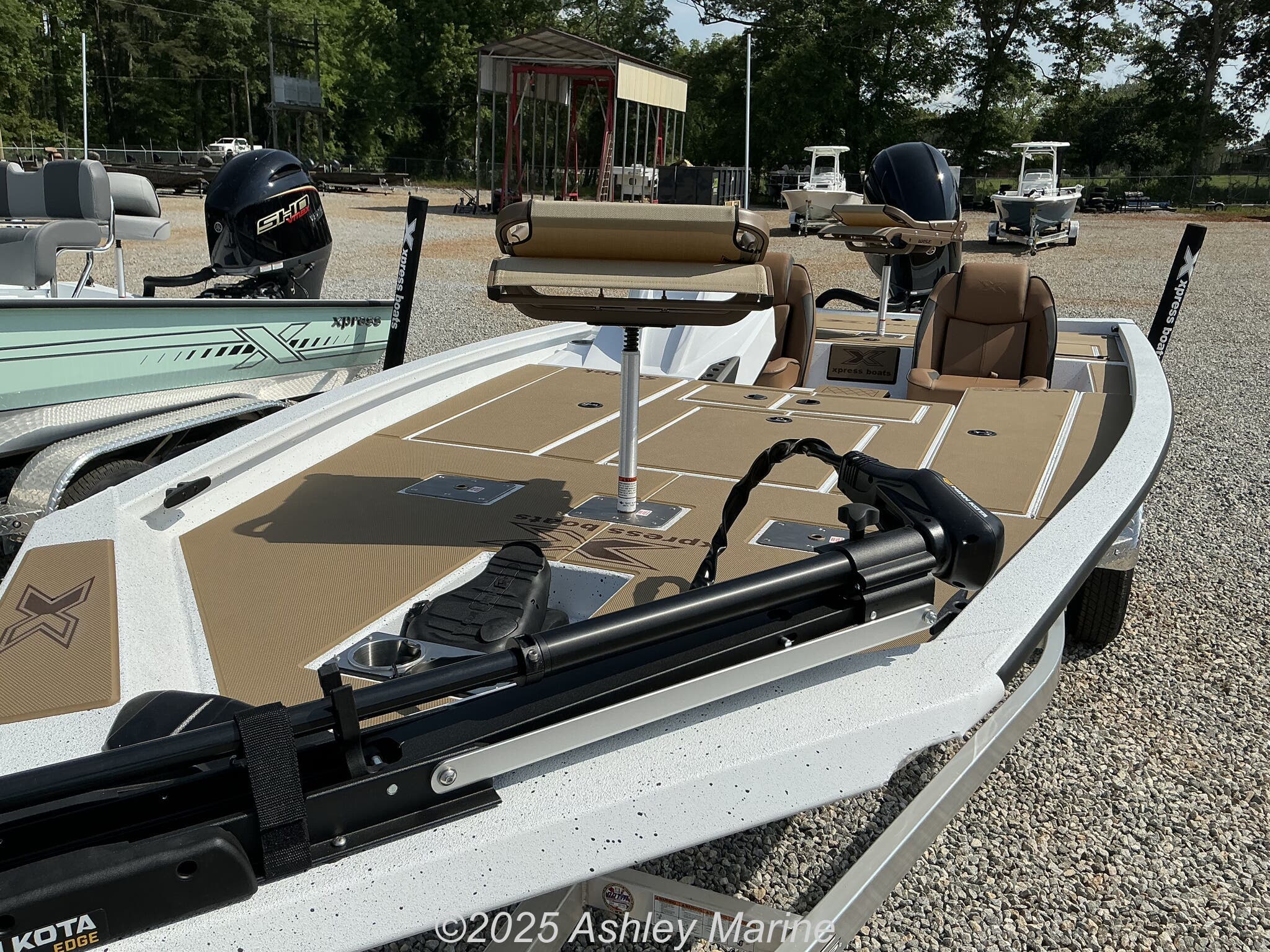 Email now about this Bass Boat - 2025 Xpress Hyper-Lift Crappie Series H20 CRAPPIE! Slide #1