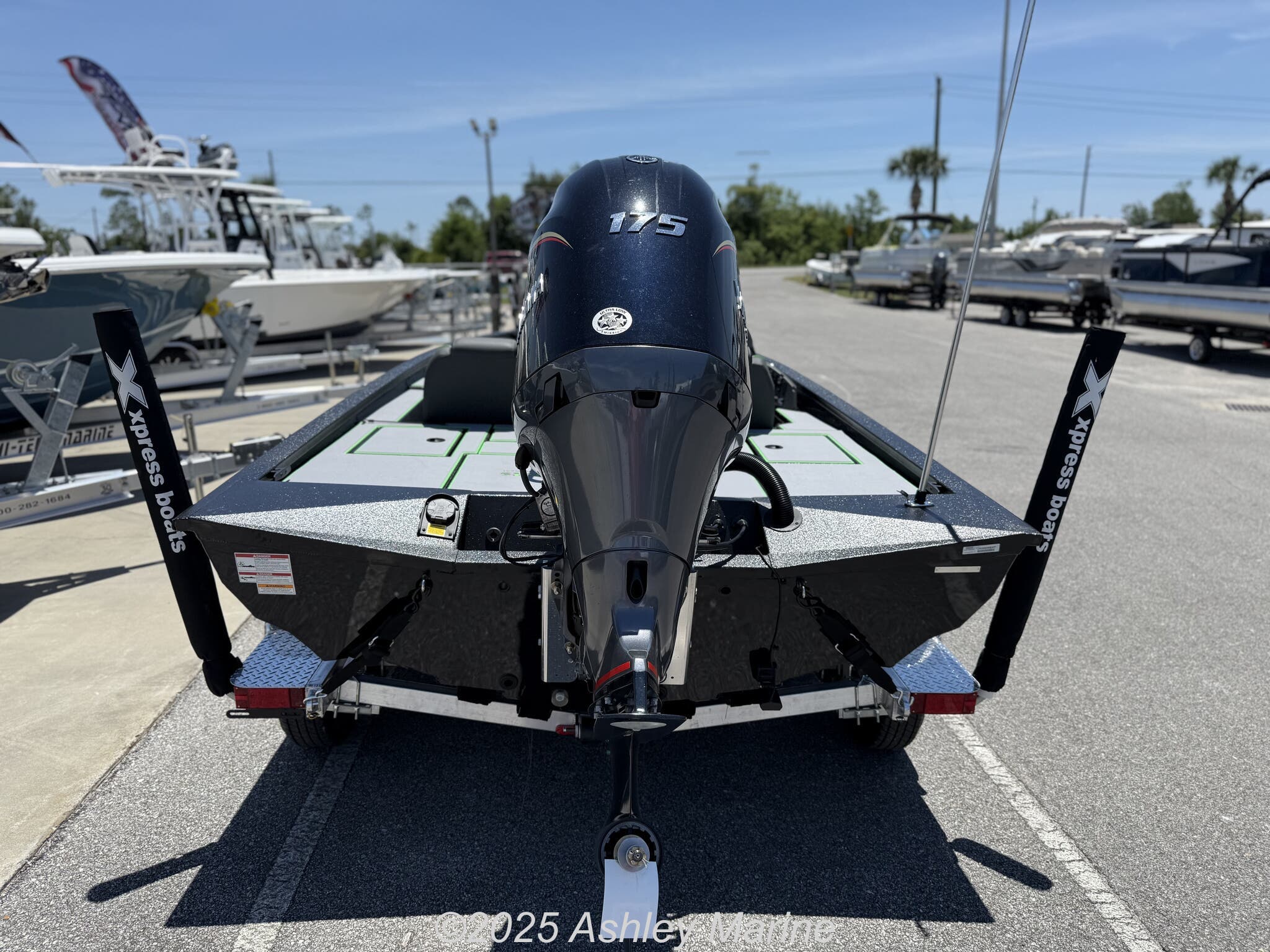 Email now about this Bass Boat - 2025 Xpress Hyper-Lift Crappie Series H20 CRAPPIE! Slide #4
