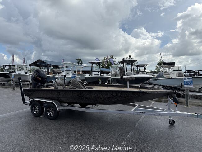 2026 Xpress Hyper-Lift Bass Series    H20 