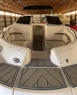 2005 Chaparral Sunesta - Used  for sale by Yough Lakeside Marine in Addison, Pennsylvania