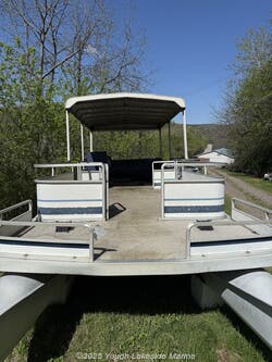 Harris Flotebote Classic - Used  for sale by Yough Lakeside Marine in Addison, Pennsylvania