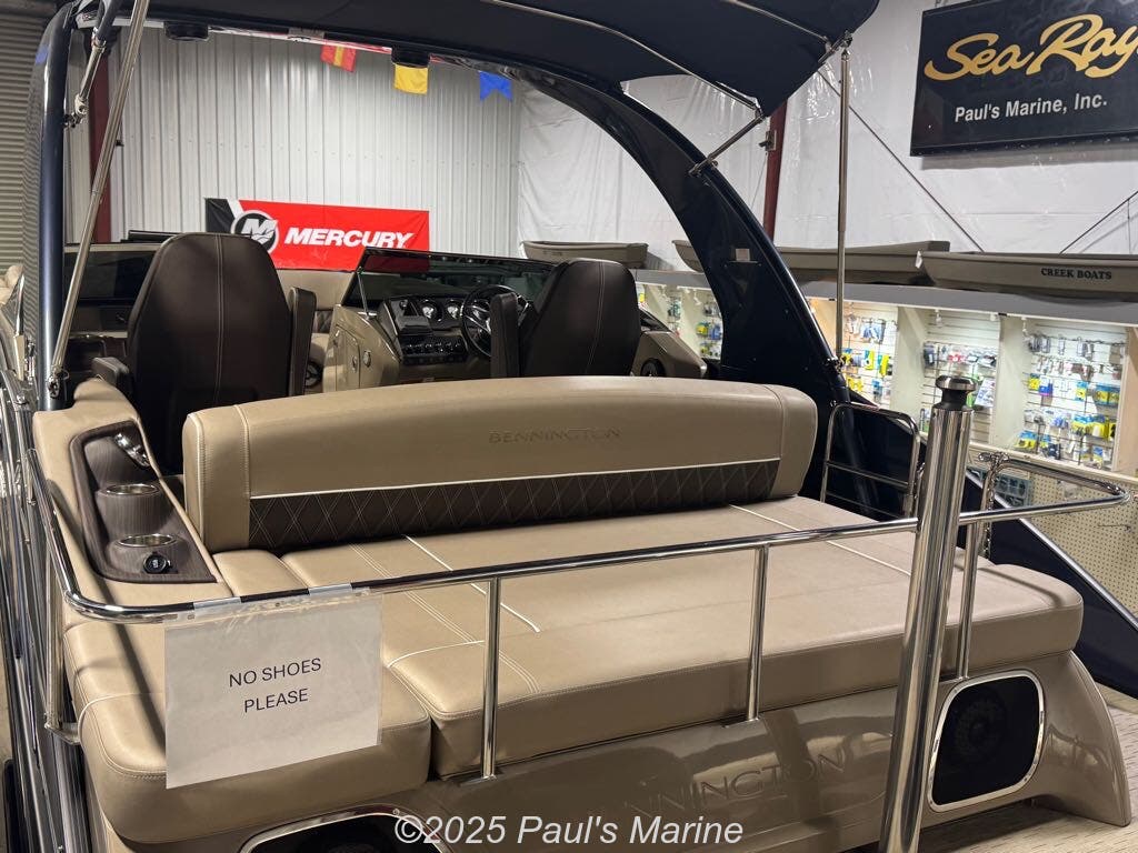Pontoon - 2018 Bennington 25 QX - Swingback Windscreen Sport Arch ...
