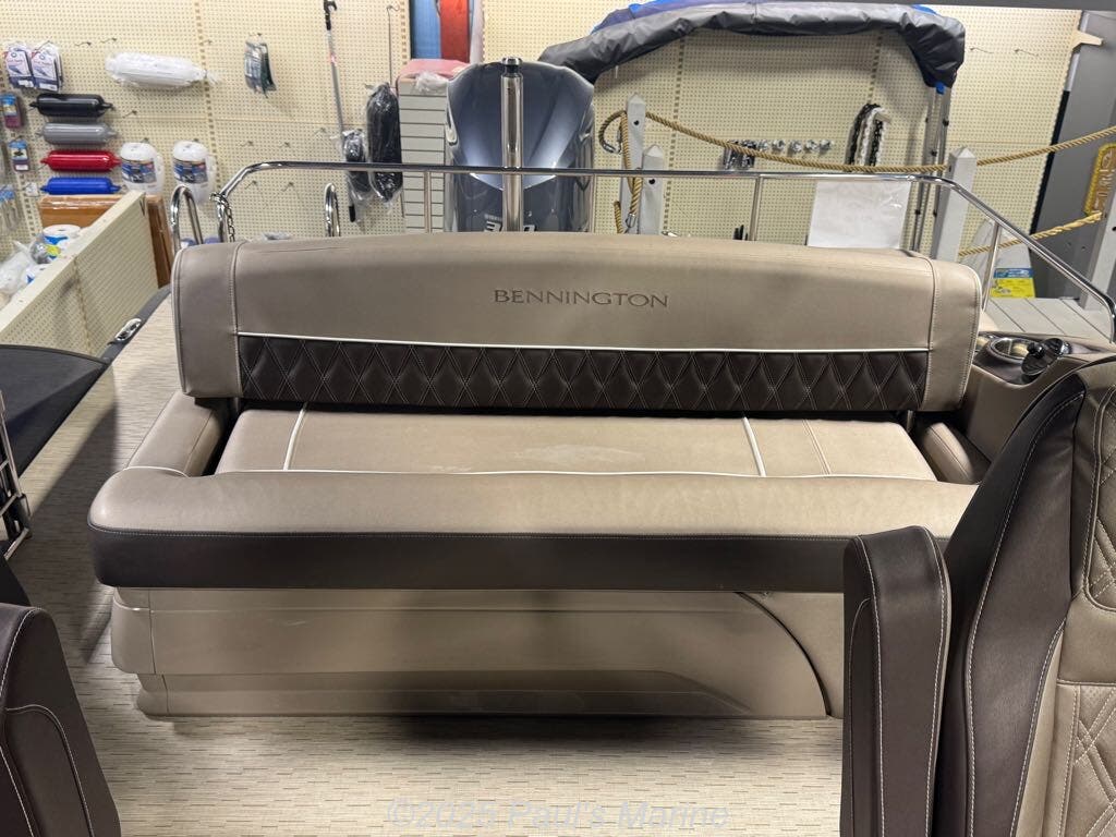 Pontoon - 2018 Bennington 25 QX - Swingback Windscreen Sport Arch ...