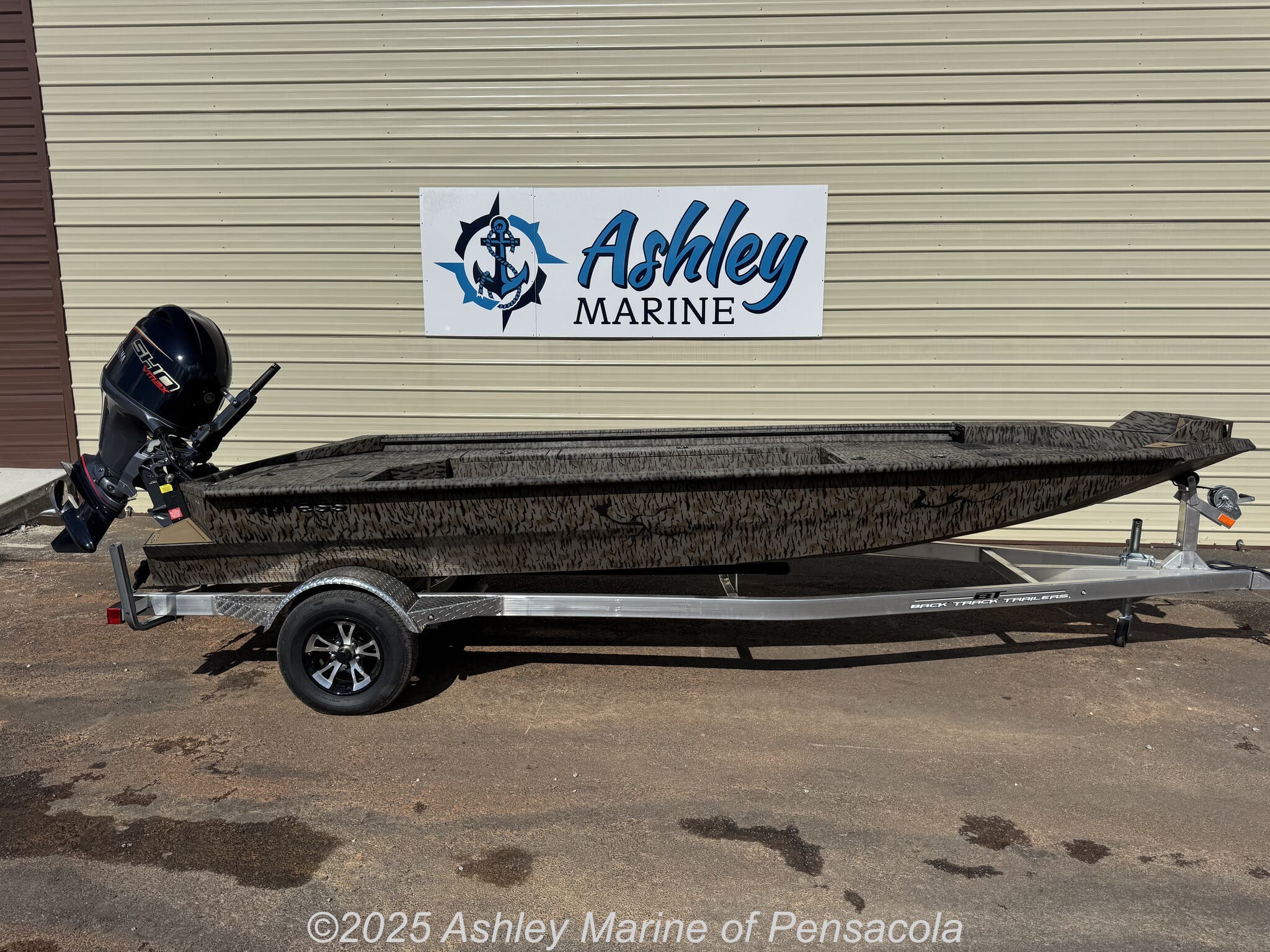 クリステルページです。 2026 Xpress Hyper-Lift Duck Boat Series X18DB